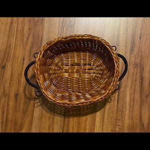 Wicker Basket 🧺 With Removable Metal Frame With Handles & Hanging Option